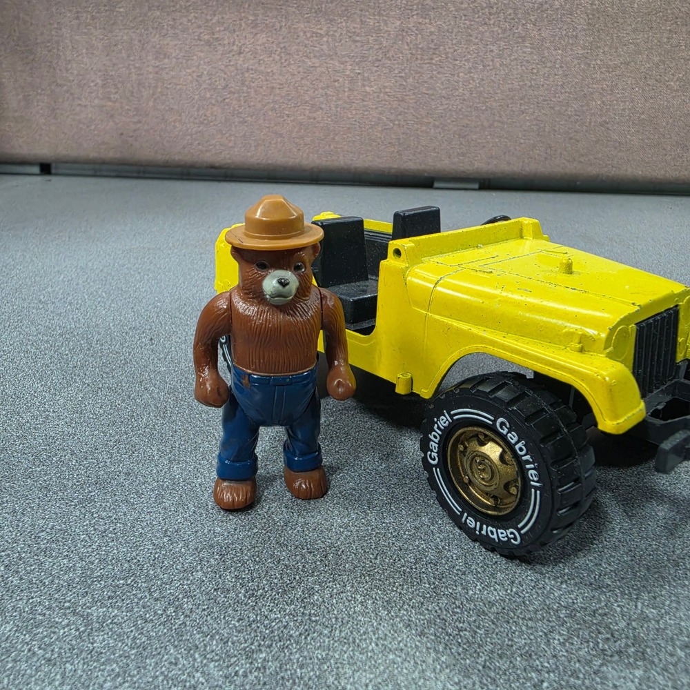 Gabriel Smokey Bear Toy Vehicle Set Vintage Diecast Scout No Windshield
